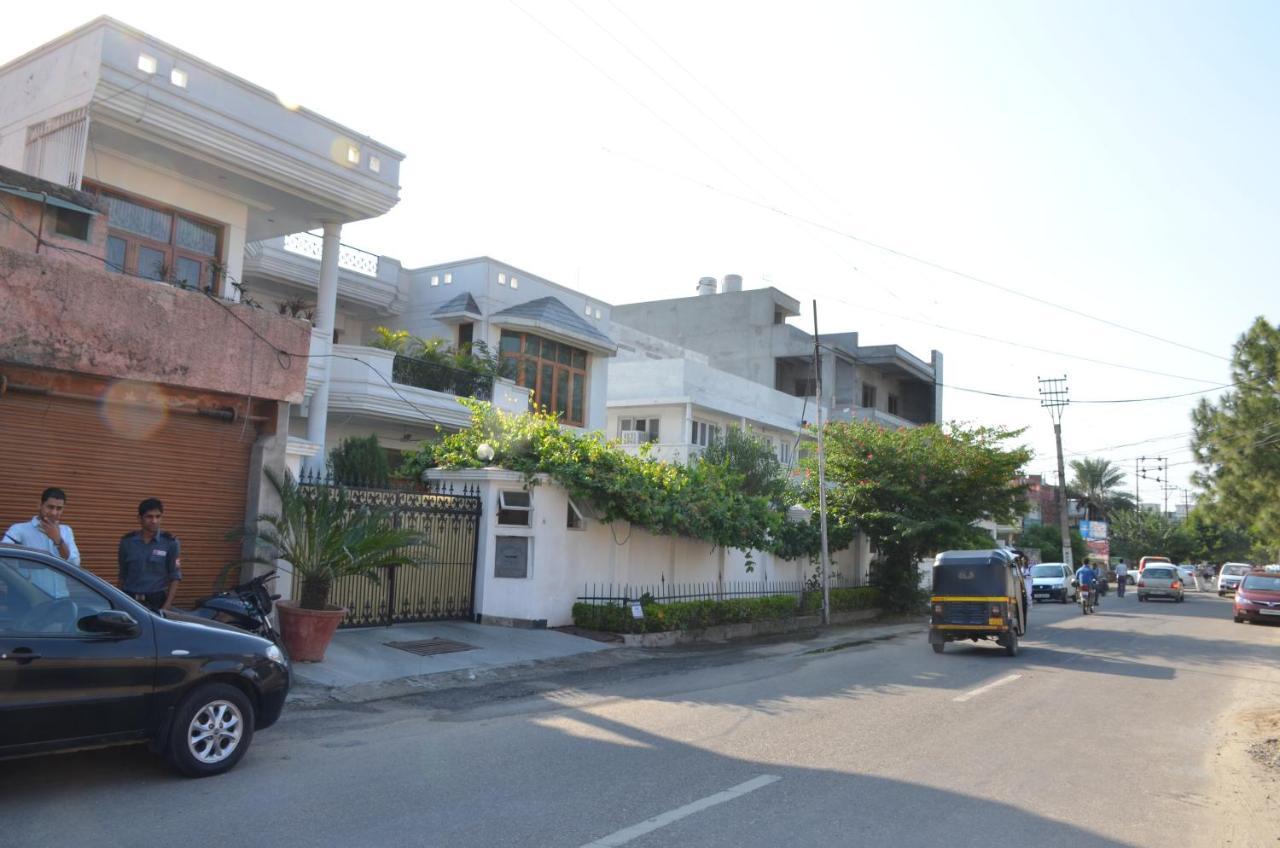 Sandy'S Homestay 잠무 외부 사진