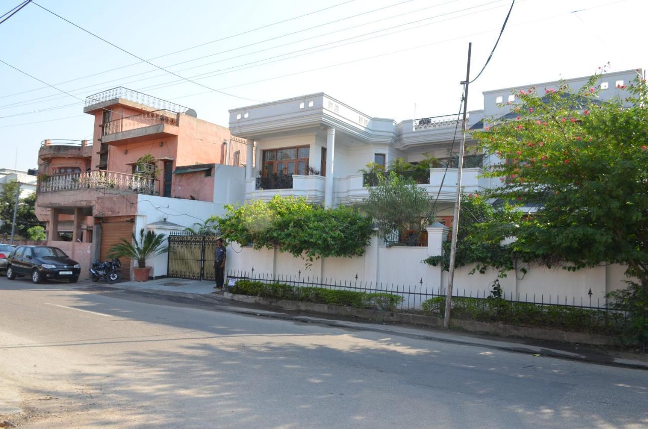 Sandy'S Homestay 잠무 외부 사진