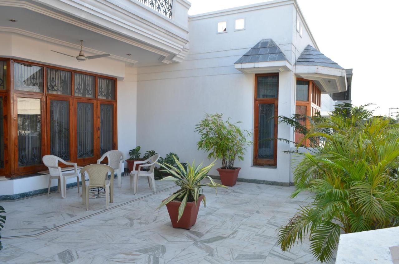 Sandy'S Homestay 잠무 외부 사진